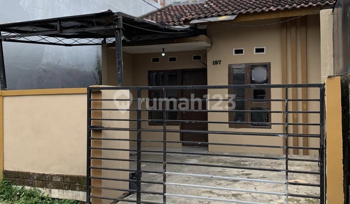 Rumah Butuh Minim Renovasi SHM Komplek Permata Biru Dekat Upi Cibiru Rumah Butuh Minim Renovasi SHM Komplek Permata Biru Dekat Upi Cibiru