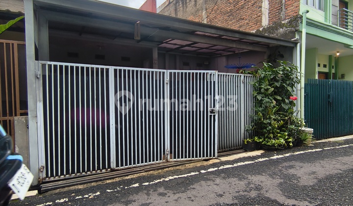 Rumah Butuh Minim Renovasi SHM di Komplek Griya Asri, Jl. Asri Raya, Cisaranten Endah, Arcamanik, Kota Bandung, Jawa Barat, Indonesia, 40293, Arcamanik 2