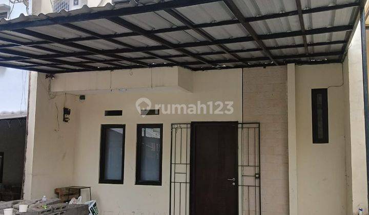 Rumah 2 Lantai Bagus Unfurnished SHM di Cipedes Tengah, Bandung 1