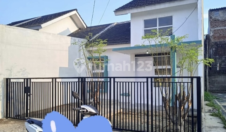 Rumah Butuh Minim Renovasi SHM Cluster Ciwastra Dekat Mim Margahayu