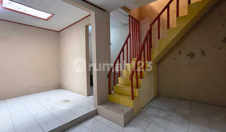 House Behind MTC Suitable for Business/Office in Margahayu Raya 2