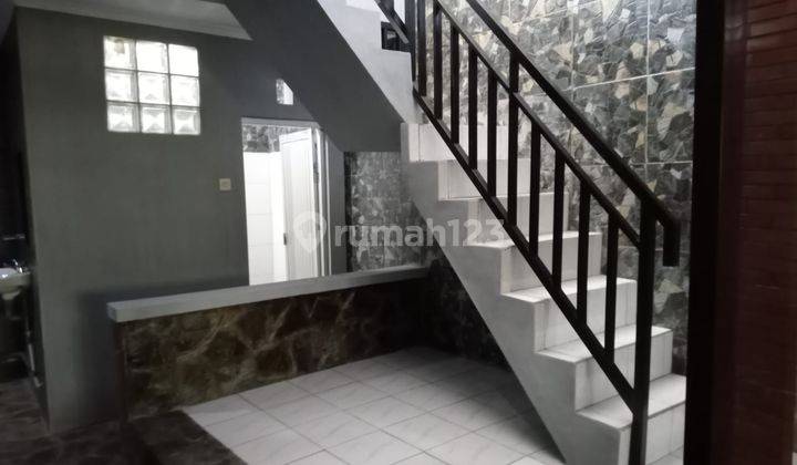 dijual rumah 2lantai hrg1,35m dekat RS Santo Yusup Cicadas Bandung
 2