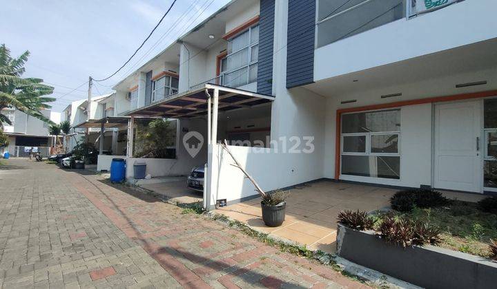 Dijual Rumah 2lantai Siap Huni Lt111 100 Hrg1,3m di Arcamanik Bandung 1