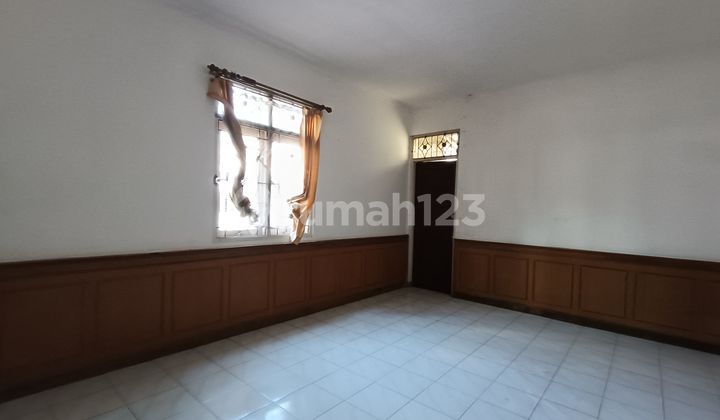 Ready-to-occupy house, land size 187/90, price 1.1m negotiable, located in Cisaranten Arcamanik, Bandung. 2