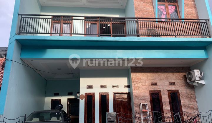 Rumah minimalis 3 lantai di dalam cluster cisaranten arcamanik kota madya bandung Rumah minimalis 3 lantai di dalam cluster cisaranten arcamanik kota madya bandung