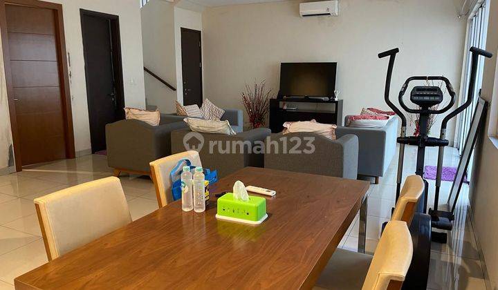 Rumah modern 2 lantai semi Furnished, nego  di JGC Jakarta Timur 2