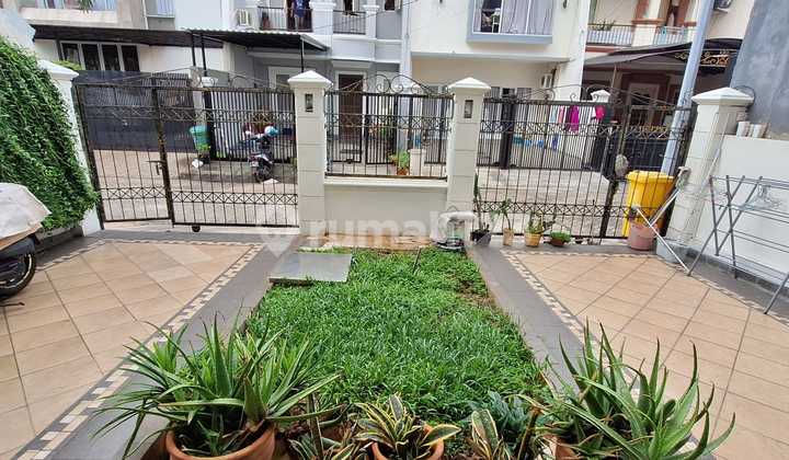 Rumah 3 Lantai Minimalis Siap Huni ,Lokasi Ok dan Aman di Villa Permata Gading