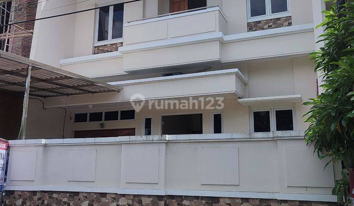 Rumah 2 lantai , bagus ,aman dekat Mall Kelapa Gading 1