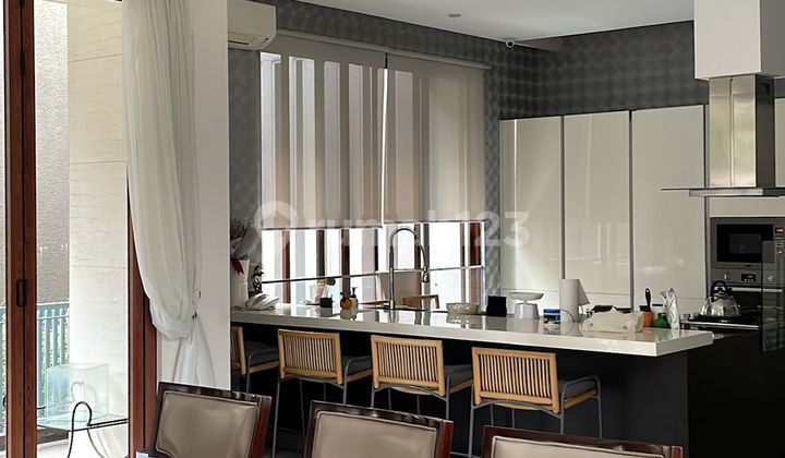 Rumah Mewah 3 Lantai Ada Kolam Renang di Darmawangsa 