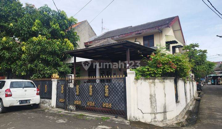 Rumah Hoek 2 lantai ,perlu renov di Kramat Jati 2