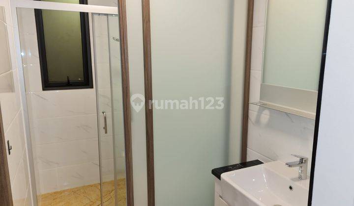 Apartemen 3 BR Semi Furnish Siap Huni,harga Nego di Bsd 2