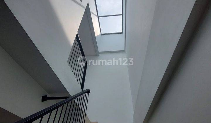 Rumah Baru 2,5 Lantai Murah , Lokasi Ok di Kavling DKI Meruya Jakarta Barat 2