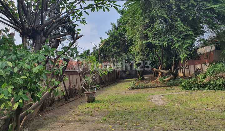 Rumah tua hoek hitung Tanah  cocok bangun cluster di Jati bening Bekasi 2