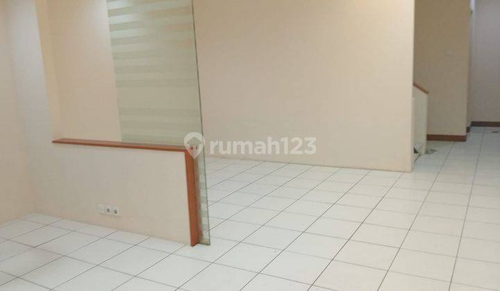 Rukan 4,5 lantai rapih baru renovasi siap pakai di Artha Gading Niaga 2