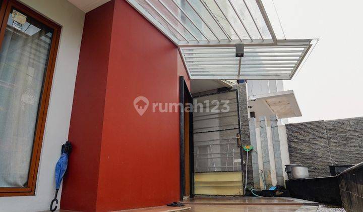 Rumah 5 Lantai Hoek ,Asri dengan konsep semi split di Kelapa Gading 1