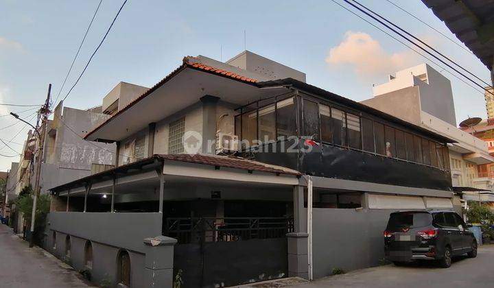 Rumah  2 lantai Hoek lokasi strategis ,nego di Taman Hidup Baru 1