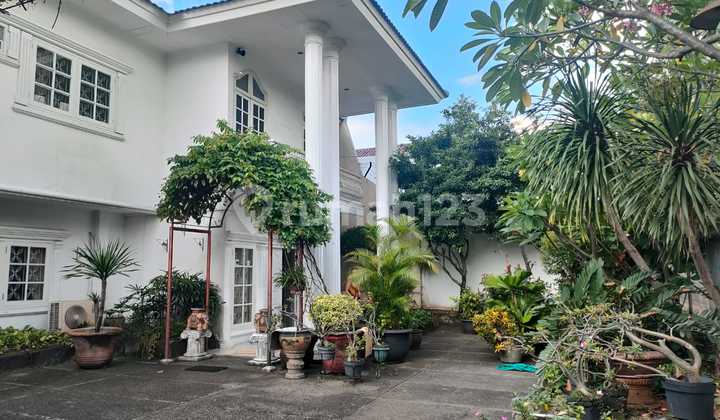 2-story house, Prime Location semi furnished in Rawamangun