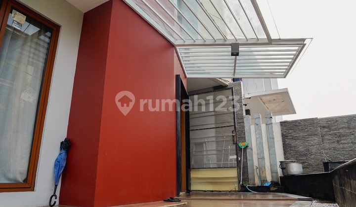 Rumah 5 Lantai Hoek ,Asri dengan konsep semi split di Kelapa Gading Rumah 5 Lantai Hoek ,Asri dengan konsep semi split di Kelapa Gading