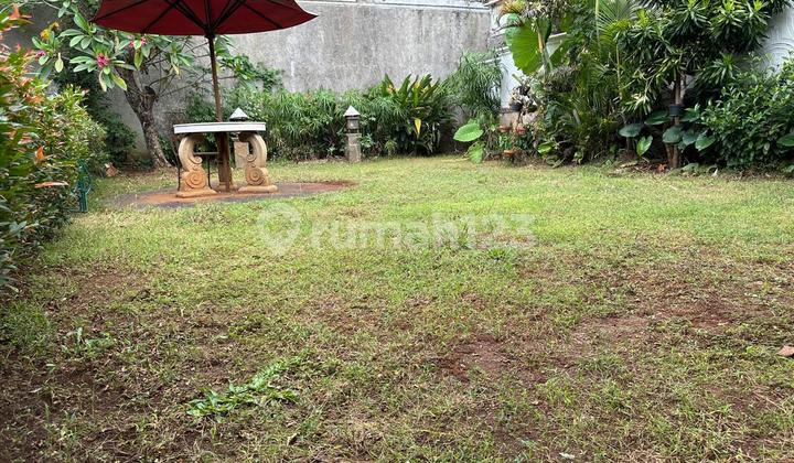 Rumah tua hitung tanah lokasi strategis di Pondok Labu Cilandak Rumah tua hitung tanah lokasi strategis di Pondok Labu Cilandak