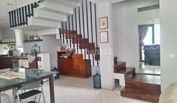Rumah Town House 2 lantai semi furnish lokasi tenang  di Rempoa. 2