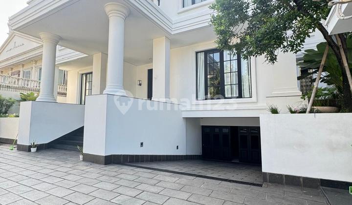 Rumah Mewah 2 lantai ,Full Renov ada Basemnt di Permata Hijau