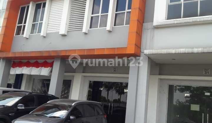 3.5-story shop house suitable for office, retail, good location in Serpong 3.5-story shop house suitable for office, retail, good location in Serpong