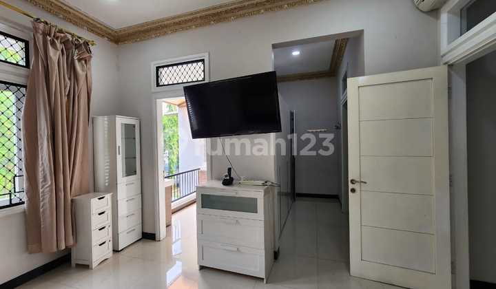 Rumah 2 Lantai Fully Furnished ,Full Renov Siap Huni di Gading Kusuma Rumah 2 Lantai Fully Furnished ,Full Renov Siap Huni di Gading Kusuma