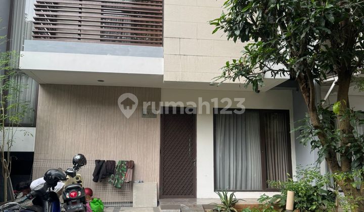 Rumah 2 Lantai Semi Firnish Siap Huni di Cluster Eminen BSD City Tangerang Rumah 2 Lantai Semi Firnish Siap Huni di Cluster Eminen BSD City Tangerang