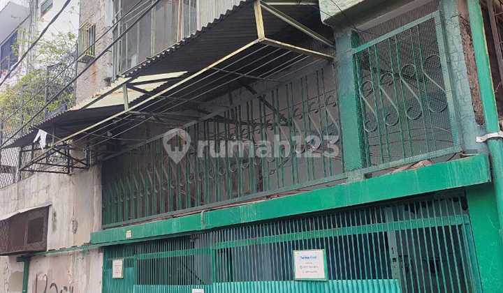 Rumah  3 Lantai cocok untuk Kost an di Petojo Jakarta Pusat