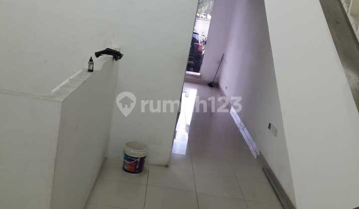 3.5-story shop house suitable for office, retail, good location in Serpong 2