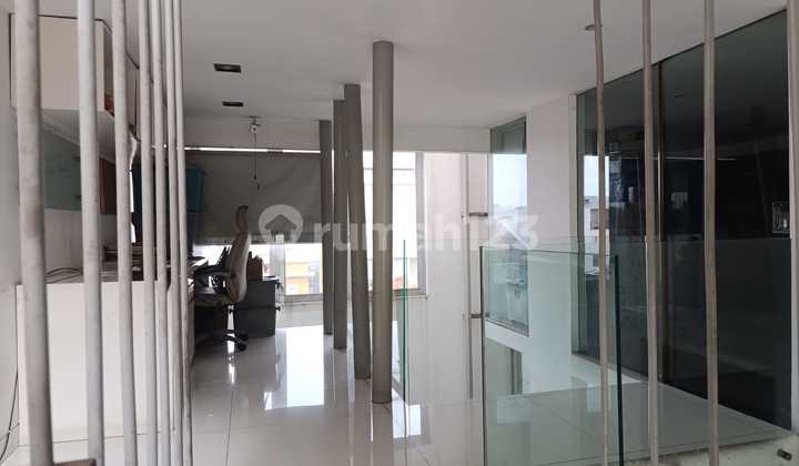 Nice 4-story semi-furnished house, minimal renovation in Kelapa Gading