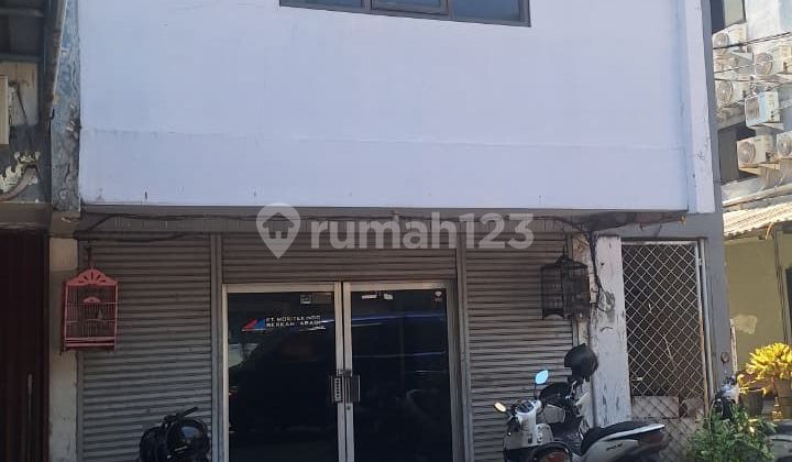 Newly Renovated 2.5-Story Shop House, Flood-Free, Good Location in Kayu Putih 1