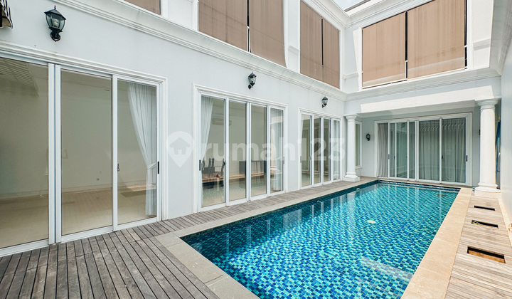 Newly renovated 2-story house ready to occupy, with a swimming pool in Pulo Mas, East Jakarta. Newly renovated 2-story house ready to occupy, with a swimming pool in Pulo Mas, East Jakarta.