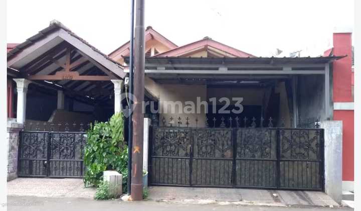 Rumah 1,5 lantai lokasi strategis di Penggilingan Cakung Jakarta Timur