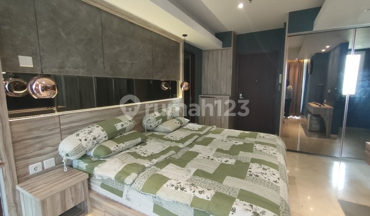 For rent, sea and city view units, 2 units combined into 1.