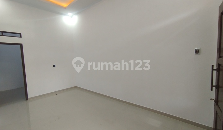 Rumah Kuning Harga Miring Kondisi Glowing 2