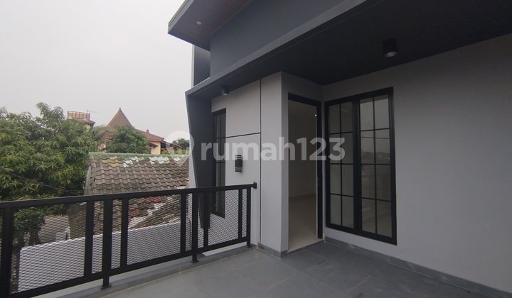 Gray House Gray Price Hurry Raid 2