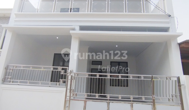 Rumah Megah Harga Murah Lokasi Mewah