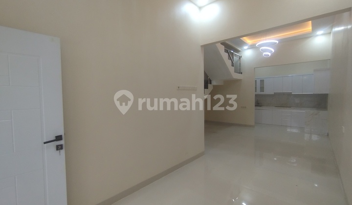 Rumah Kuning Harga Miring Kondisi Bening 2