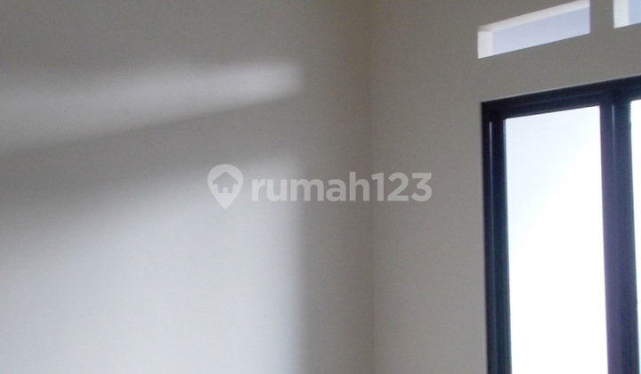 Rumah Kuning Harga Hebring Lingkungan Hening 2