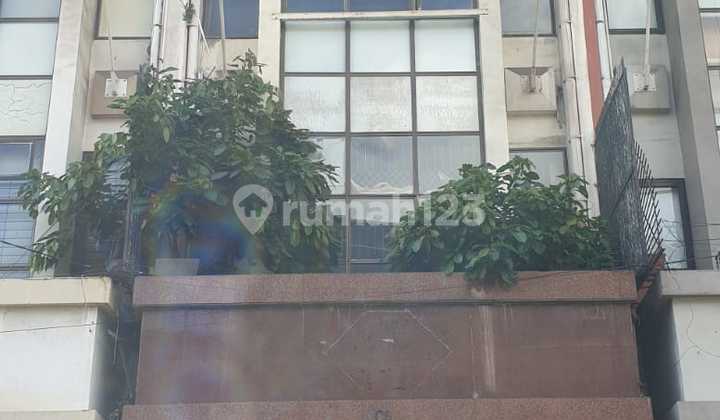 For Sale Cheap 3-Story Shop House on Jl Pecenongan Raya For Sale Cheap 3-Story Shop House on Jl Pecenongan Raya