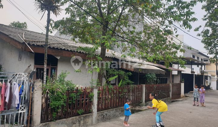 Old House for Sale, Land Calculated Cheaply in Kelapa Gading 2