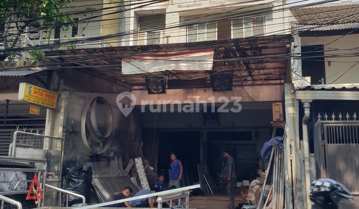 Rumah Murah 3 Lantai di Jl. Raya Kelapa Gading Permai No. 3a, Kelapa Gading Timur, Kelapa Gading, Kota Jakarta Utara, DKI Jakarta, Indonesia, 14240, Kelapa Gading 2