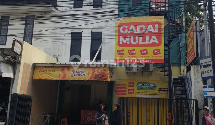 Strategic Affordable 3-Story Linked Shophouse on Haji Ten Street Strategic Affordable 3-Story Linked Shophouse on Haji Ten Street