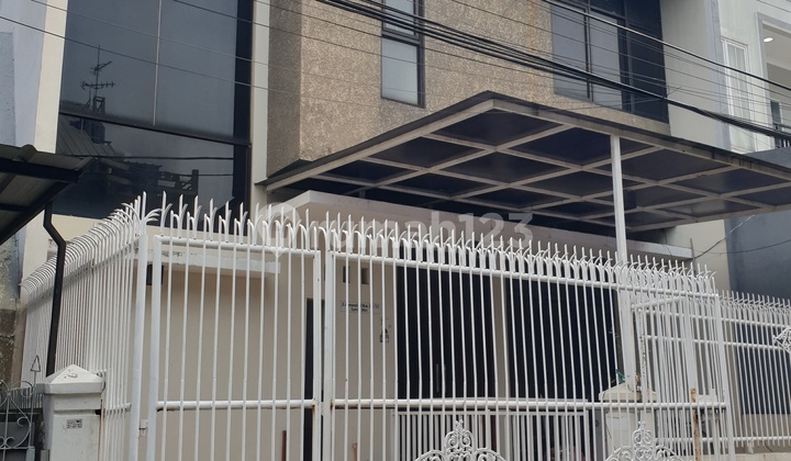 Rumah Murah 2 Lantai Jarang Ada di Jl. Alamanda II No. 33, Sunter Jaya, Tanjung Priok, Kota Jakarta Utara, DKI Jakarta, Indonesia, 14360, Sunter