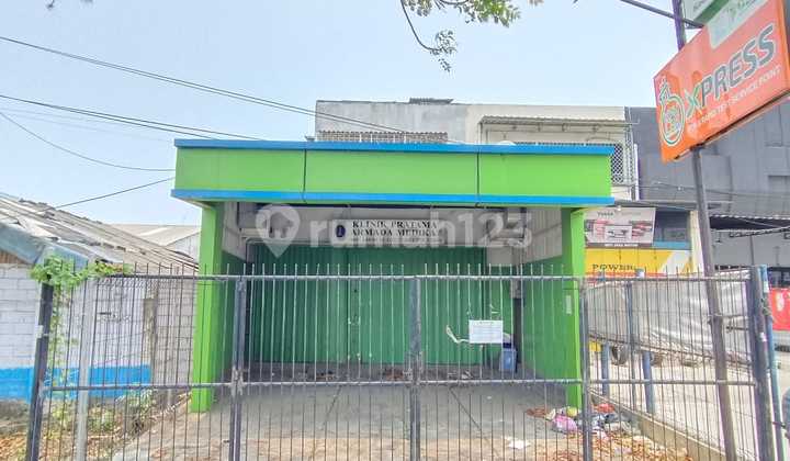 A row of 2 strategic shop-houses on Jl Kapuk Muara Raya 2