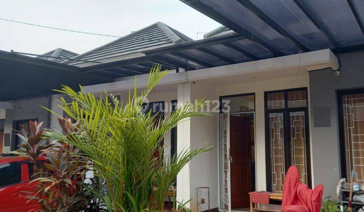 Rumah 2 Lantai Bagus Semi Furnished HGB di Griya Kedaung, Tangerang Selatan 1