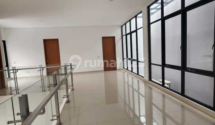 Disewakan/dijual Rumah Baru Sayap Cipaganti Unfurnished 2