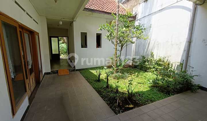 For Sale/For Rent Spacious Sukajadi Wing House Suitable for Business 2