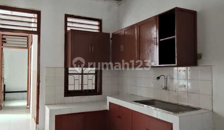 Disewakan Rumah Setrasari Dalam Komplek Lokasi Strategis 2